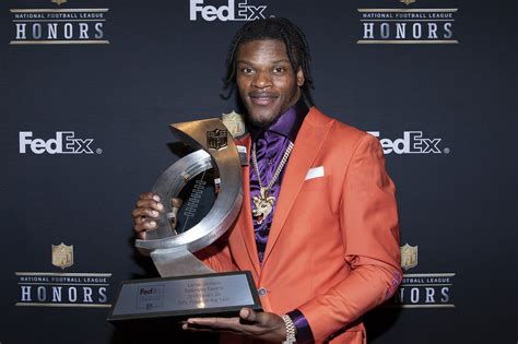 NFL Honors: Lamar Jackson named unanimous MVP as Ravens dominate