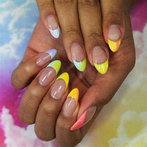 Summer Nail-Art Trend 2020: Rainbow French Manicure | The Best Summer ...