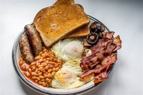 British breakfast – Motley Moose