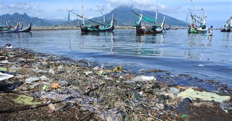 Sampah Plastik di Laut Indonesia Ada 9 Juta Ton Per Tahunnya