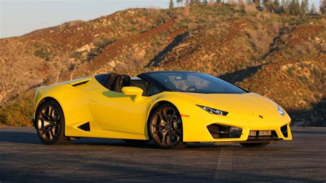 2017 Lamborghini Huracán LP 580-2 Spyder Review: The Gentle Giant