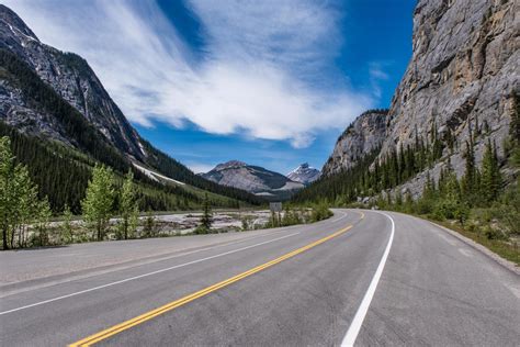 23 BEAUTIFUL Stops on the Icefields Parkway