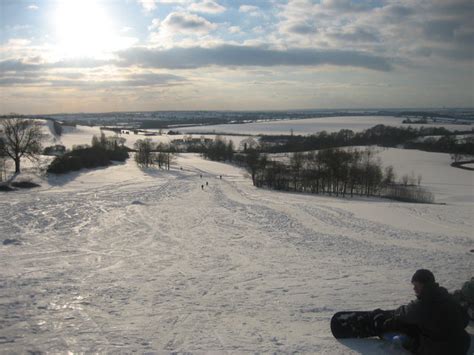 Skiing at Cold Ashby Golf Club © Alex Jones cc-by-sa/2.0 :: Geograph Britain and Ireland