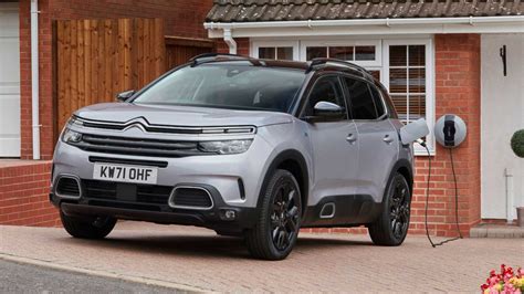 UK: Plug-In Citroen C5 Aircross Black Edition Priced Under £37k