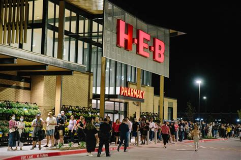 H-E-B beats Texas grocery store competitors with brand loyalty