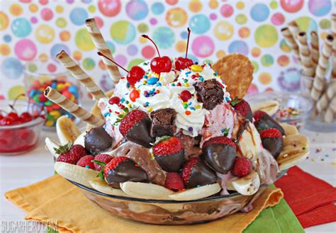 The Ultimate Banana Split - SugarHero