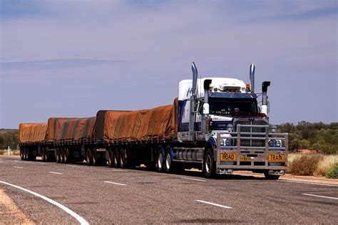 5 reasons an overloaded truck should never be on the road - AZ Big Media