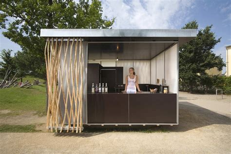 Simple-Tech-Kiosk / partnerundpartner-architekten | ArchDaily