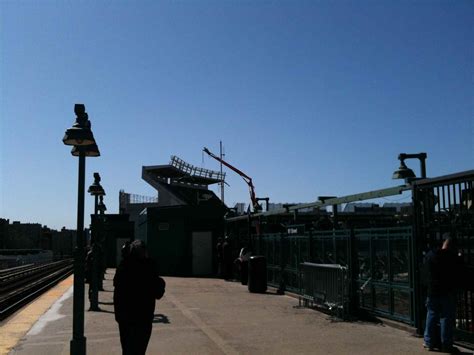 14 Pictures of Yankee Stadium Demolition from today – The Mets Police