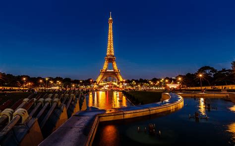 Trocadero Fountains In The Evening And Eiffel Tower Paris France Hd ...