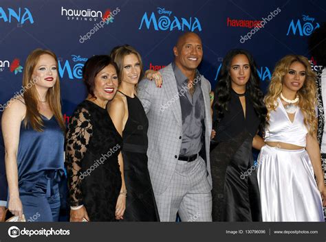 Dwayne Johnson and family – Stock Editorial Photo © PopularImages ...