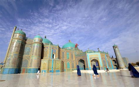 Afghanistan: Shrine of 4th Khalifah Hazrat Ali (R.A) , also known as the Blue Mosque in Mazar-i ...