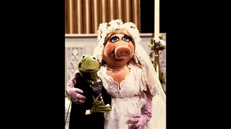 Miss Piggy and Kermit: A love story | CNN