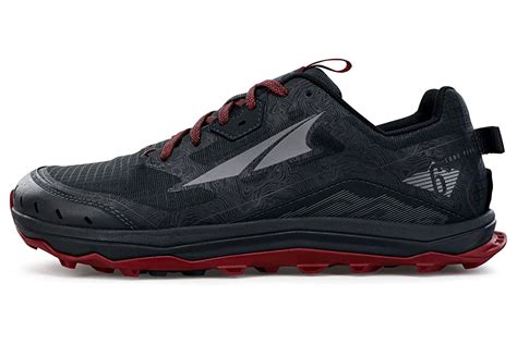 These Altra Sneakers Are the Best Travel Shoes