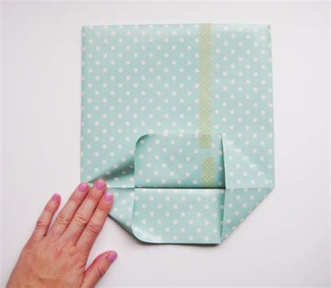 Paper Gift Bag tutorial. Easy! | Gift bags diy, How to make a gift bag ...