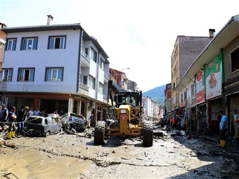 Turkey sends ships to evacuate flood-hit town as death toll hits 62 ...