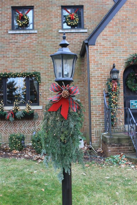 General Splendour | Christmas lamp post, Christmas lamp, Outdoor christmas lights