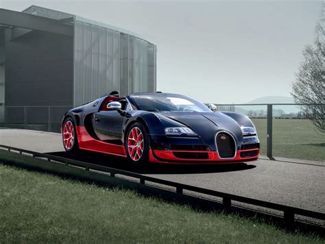 Bugatti Veyron Black Red Wallpaper - HD wallpaper