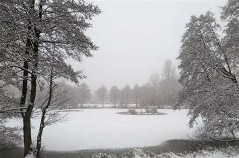 Met Office map shows moment 'wave of snow' ploughs into UK within hours - Birmingham Live