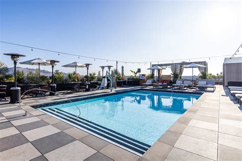 You Probably Need This: Three Perfect Rooftop Hotel Pools in Los ...