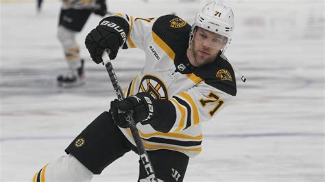 Bruins forward Taylor Hall out Monday with injury | Yardbarker