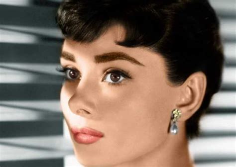 How to Get Perfect Audrey Hepburn Eyebrows!