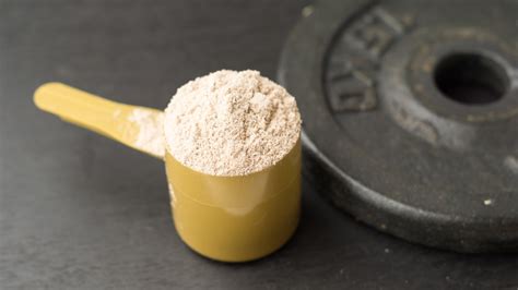 The #1 Best Protein Powder for Weight Loss, Says Dietitian — Eat This ...