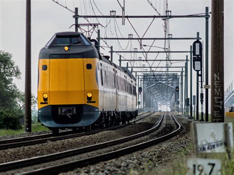 Dinsdag in hele land vrijwel geen NS-treinen door staking, uitzondering voor traject Amsterdam ...