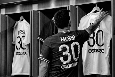 Download Messi PSG Locker Room Wallpaper | Wallpapers.com
