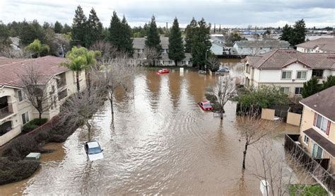 25 California Flood Photos That Are Kinda Scary TBH