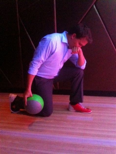 What is Tebowing? The Latest Internet Meme [PHOTOS] | IBTimes