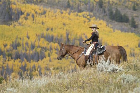 Autum/Winter Rocky Mountain Ranches | The Dude Ranchers' Association