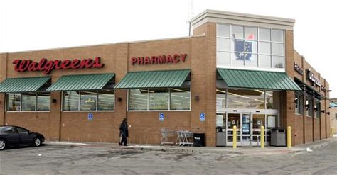 Walgreens Cutting Back on In-Store Hours, Keeping Drive-Thrus Open - WAKA 8