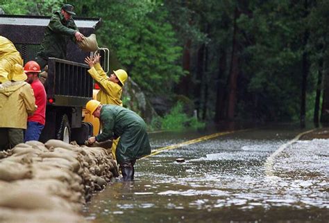 Yosemite Park evacuated amid flooding fears - San Francisco Chronicle