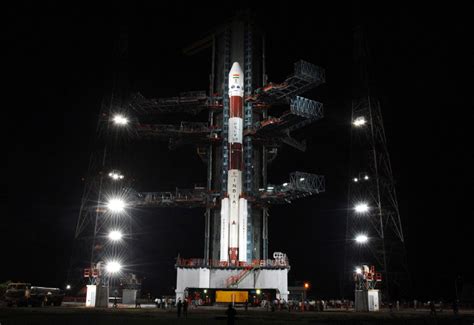 Space in Images - 2008 - 10 - Chandrayaan-1 launcher on launch pad