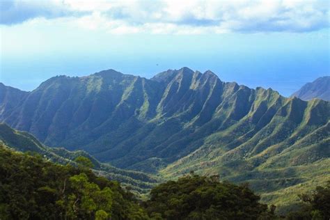 Hiking Ka'ala Mountain - Challenging 8 Mile Round Trip in Wai'anae Range