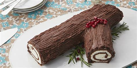 Best Easy Yule Log Recipe - How to Make a Chocolate Yule Log Cake