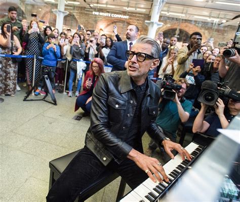 Jeff Goldblum Plays Piano in London Station | POPSUGAR Celebrity UK Photo 2