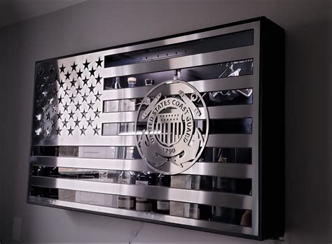 STAINLESS AMERICAN FLAG GUN CABINET – Freeman USA