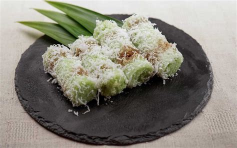 18 Most Popular and Traditional Indonesian Desserts