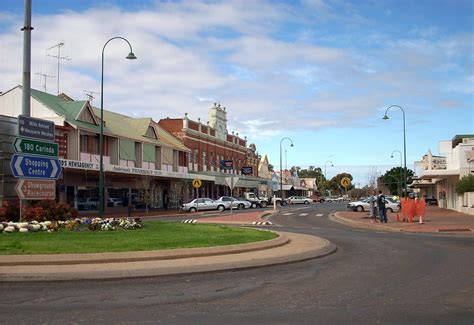 Shopping Centre, Warren, NSW. | Intersection Oxley Highway a… | Flickr