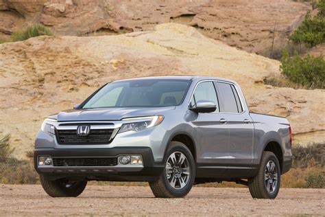 2017 Honda Ridgeline Rated Up to 26 MPG | Automobile Magazine