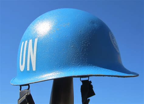 Mannie Gentile: Combat Helmets of the 20th Century: Canadian (US) M1 United Nations helmet