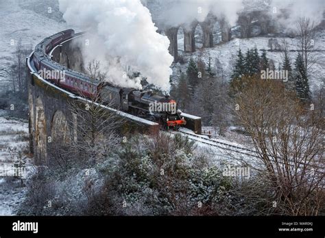 Glenfinnan Viaduct Winter Stock Photos & Glenfinnan Viaduct Winter ...