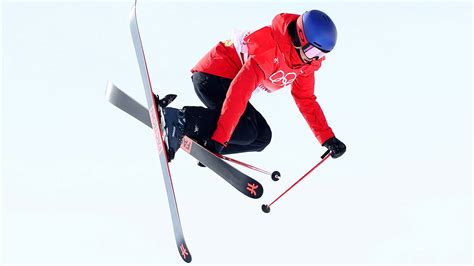 Eileen Gu of China ups halfpipe qualifying score to a 95.50 | NBC Olympics