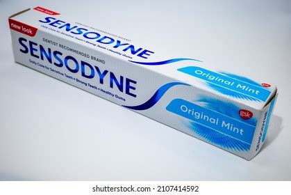 6 Sensodyne Toothpaste Flavors Images, Stock Photos, 3D objects ...