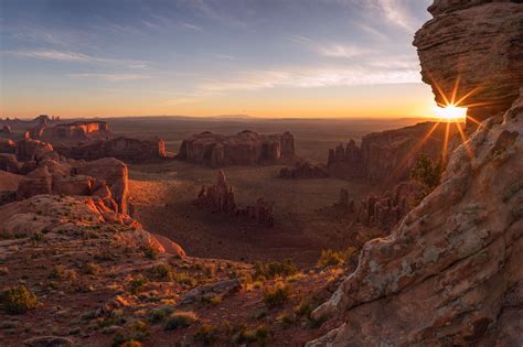 Sunrise at Hunts Mesa | Monument valley, Sunrise, Trip