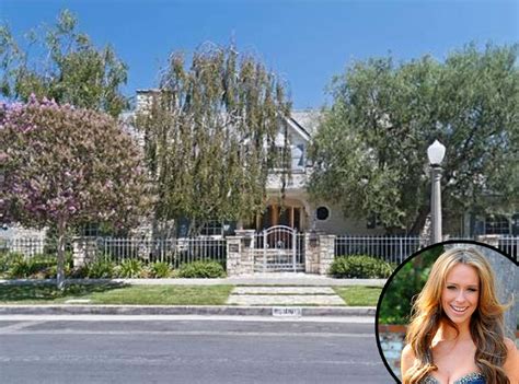 Jennifer Love Hewitt Sells Toluca Lake Home for $2.15 Million - E! Online