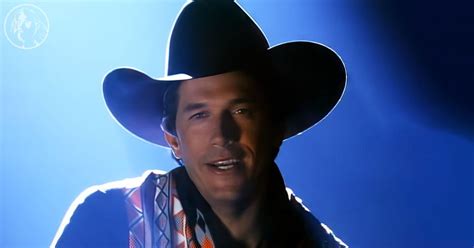 George Strait’s romantic ballad, “I Cross My Heart,” will steal your heart – WWJD