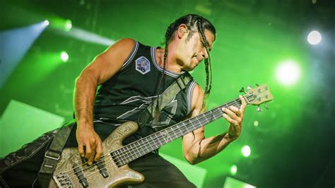 Robert Trujillo Bass